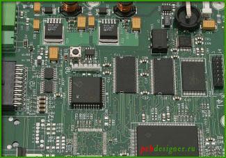 пример поверхностного монтажа печатной платы